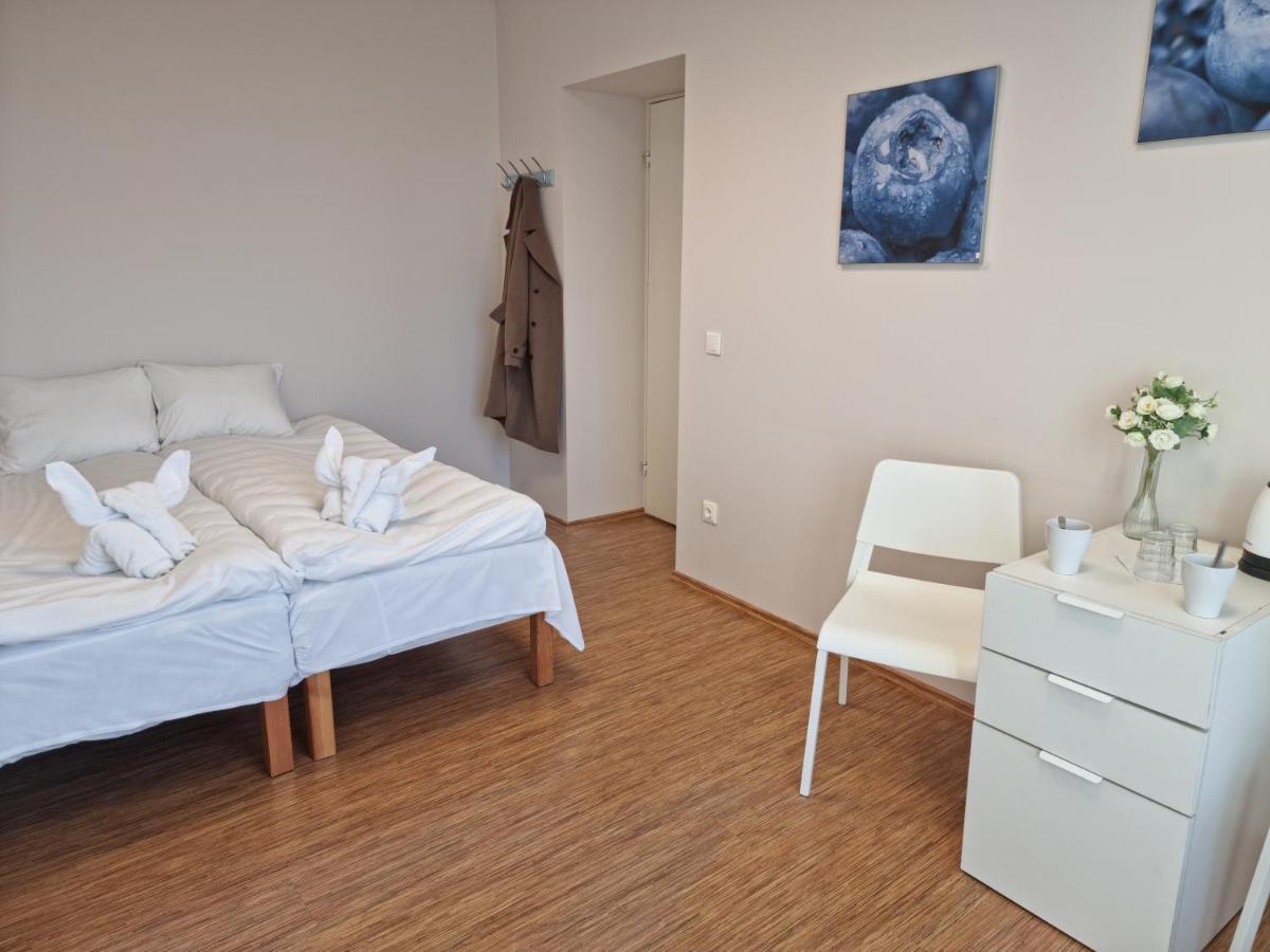 Room Near City Center Harbour Tallinn Extérieur photo